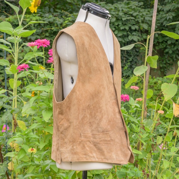 J Peterman Men’s light brown suede Vintage 2-pocket vest - Picture 2 of 5